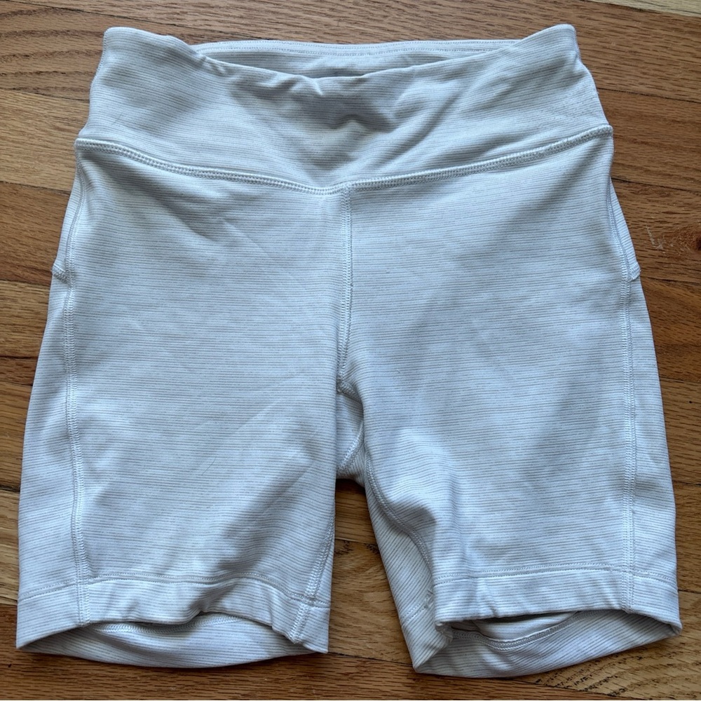 outdoor voices biker shorts womens sz xs beige